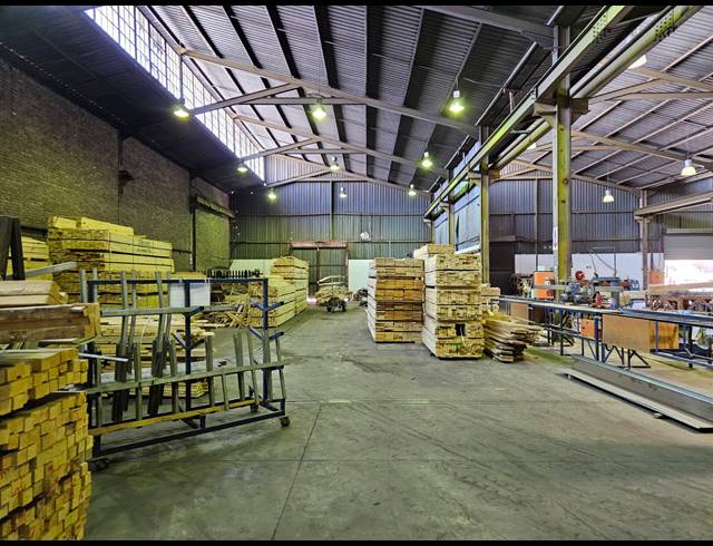 2,500M² WORKSHOP TO LET IN JET PARK
